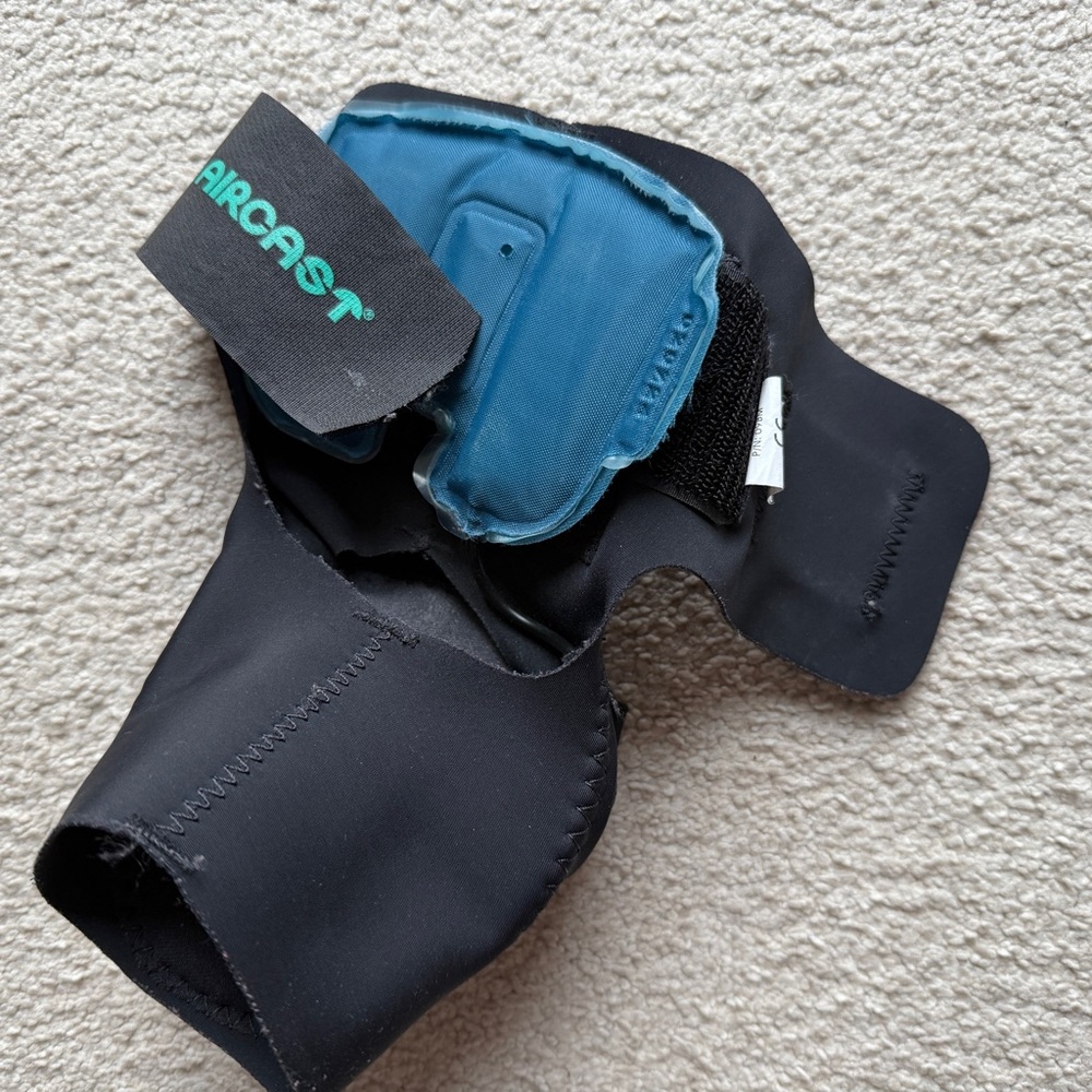 Aircast Airheel Ankle Support Brace Stabilizer - Medium REF 09AM Black Air Cast